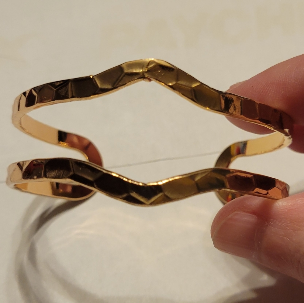 Paparazzi Highland Heiress Gold Bracelet